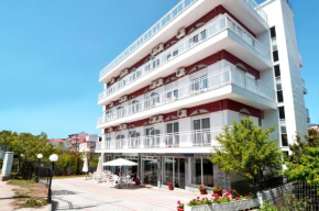 Triada Hotel